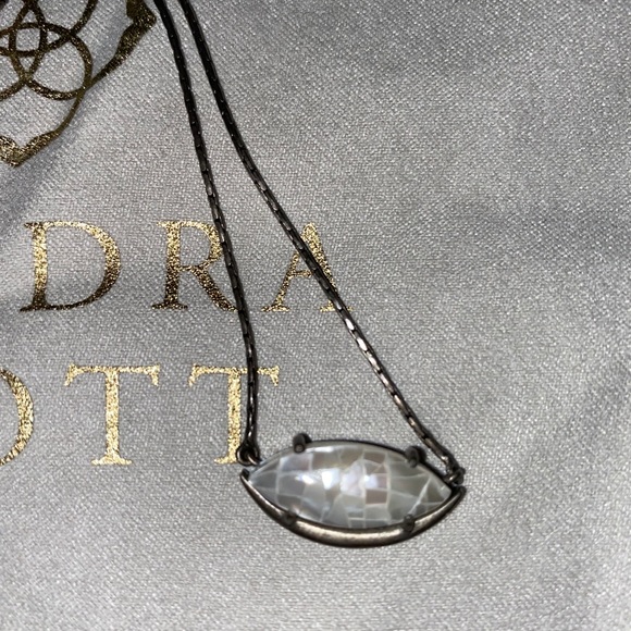 Kendra Scott necklace (discontinued) - Picture 3 of 4